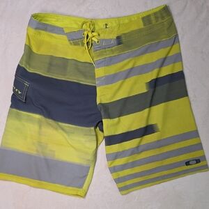 OAKLEY Board Shorts Beach Surf Swim Trunks Size M 38 Yellow Gray